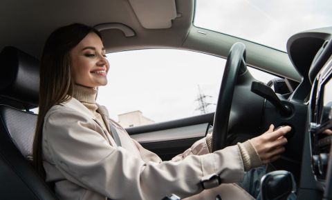¿Qué actividades de mantenimiento se deben realizar a los motores eléctricos?