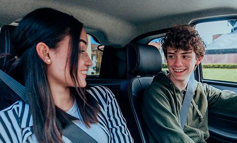 En España, los menores de edad pueden conducir un Coche Sin Carnet