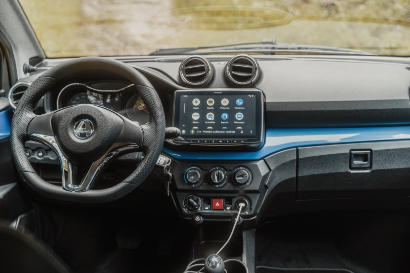 Coches  Sin Carnet CROPRE_BLS_INT_3.jpg