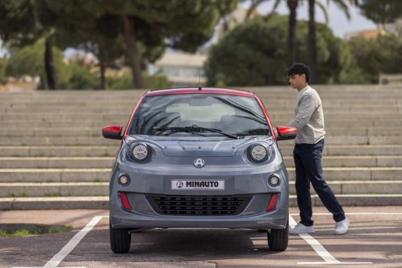 Coches  Sin Carnet EMINCH_FAVA_TIT_JPG (6).jpg