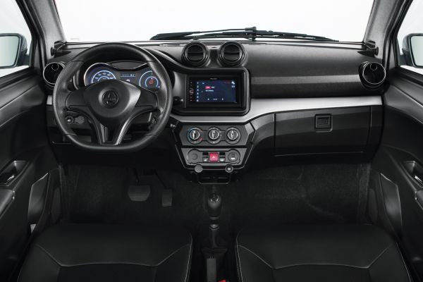 Coches  Sin Carnet MULTIA_DETZ_INTE_CROEVOTdBAlu.jpg